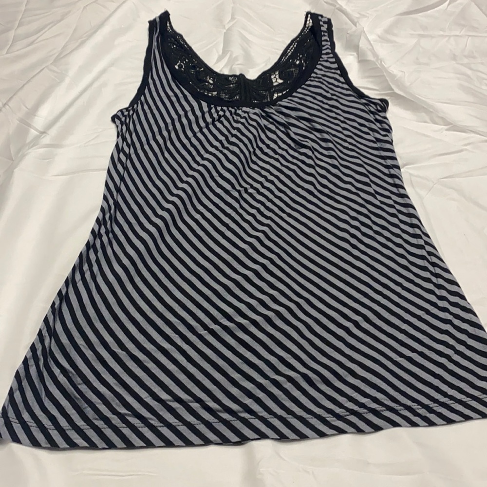 Eyeshadow lace butterfly tank